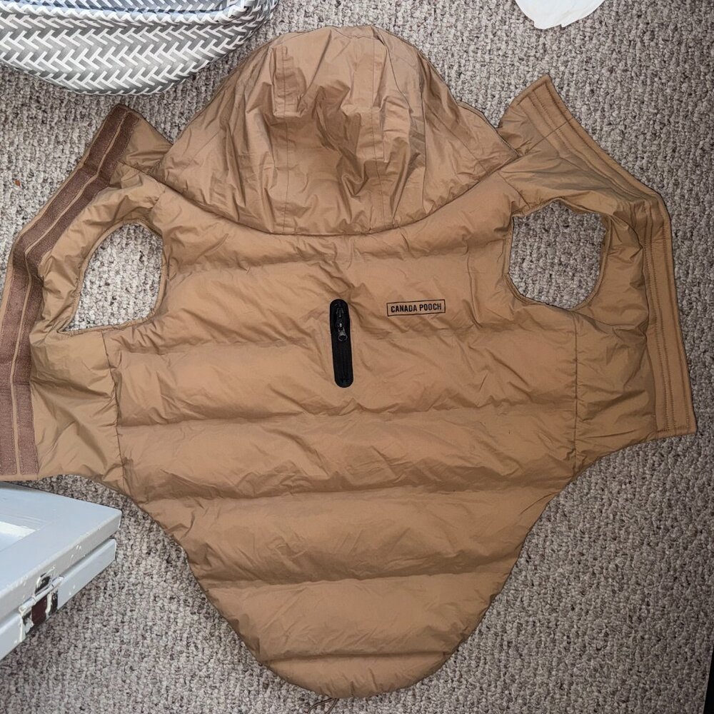 NWOT! Canada Pooch Waterproof Dog Puffer with Hood - Taupe Color, Size 24''